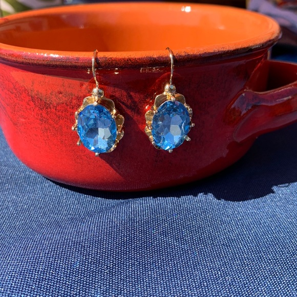 🚨SOLD ELSEWHERE!🚨Pretty Oval Blue Faux Stone Drop Earrings - Picture 2 of 4